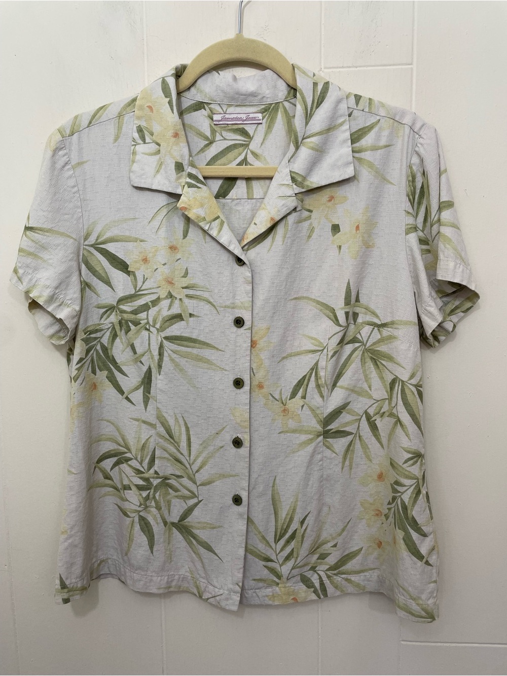 Jamaica Jaxx Silk Blend Hawaiian Shirt Size M Short Sleeve Floral Button Up